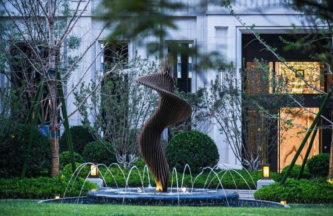 颜值出圈的诗意秘境济南绿地海珀云庭