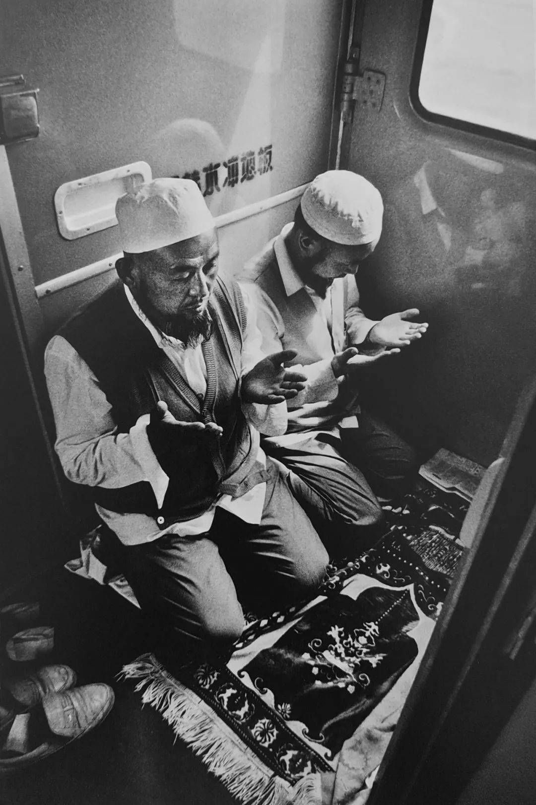 王福春火车上的中国人