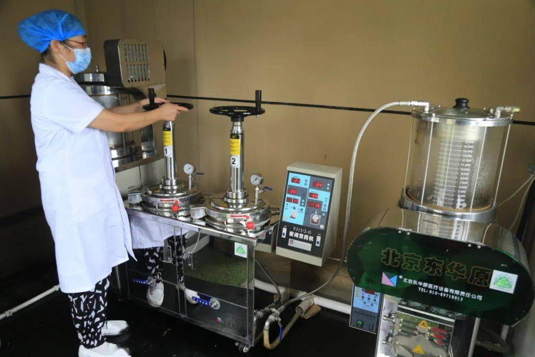 能及时喝到中药汤剂的同时,保证特选药材及熬制效果,机器24小时运转