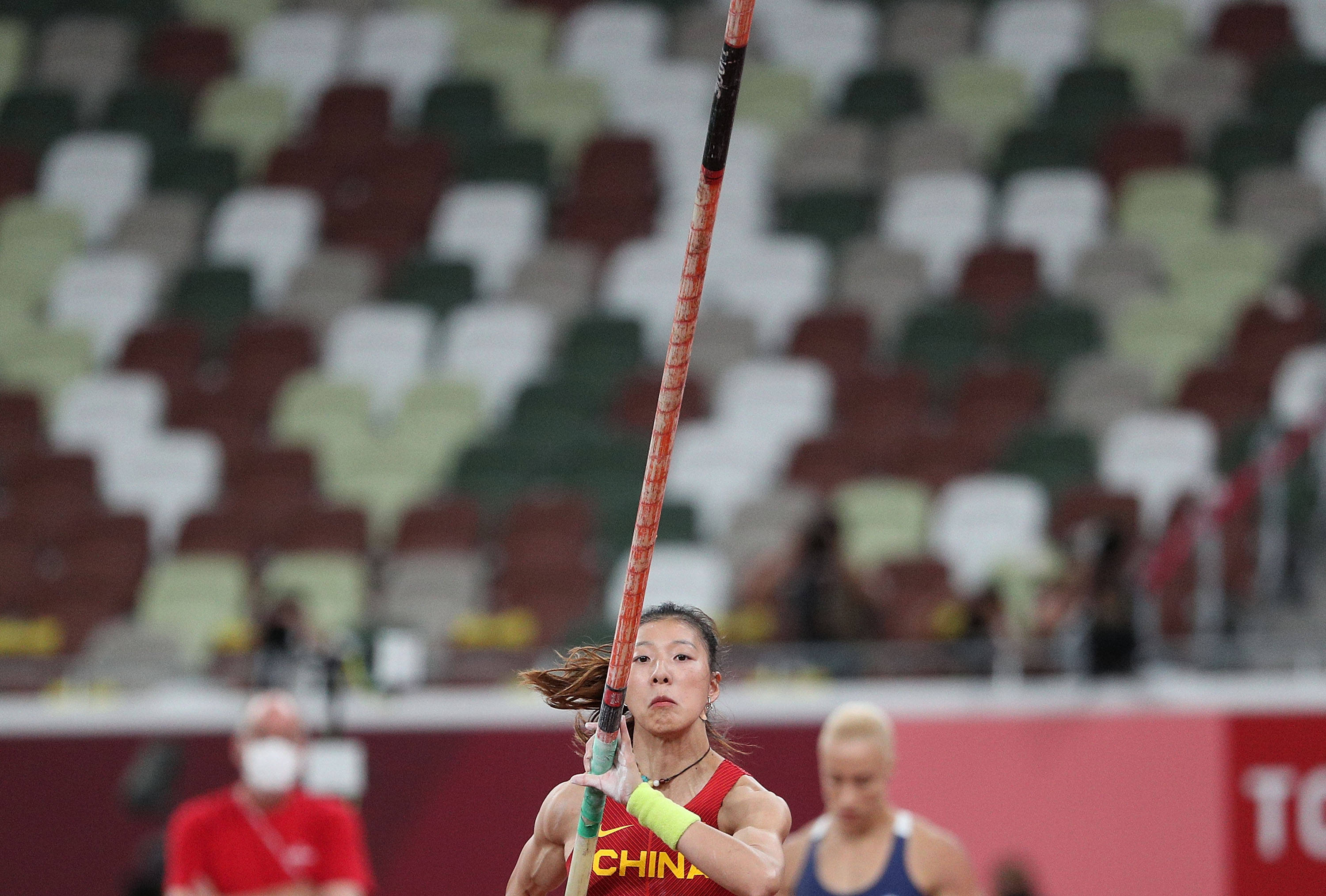 田径——徐惠琴参加女子撑杆跳高决赛