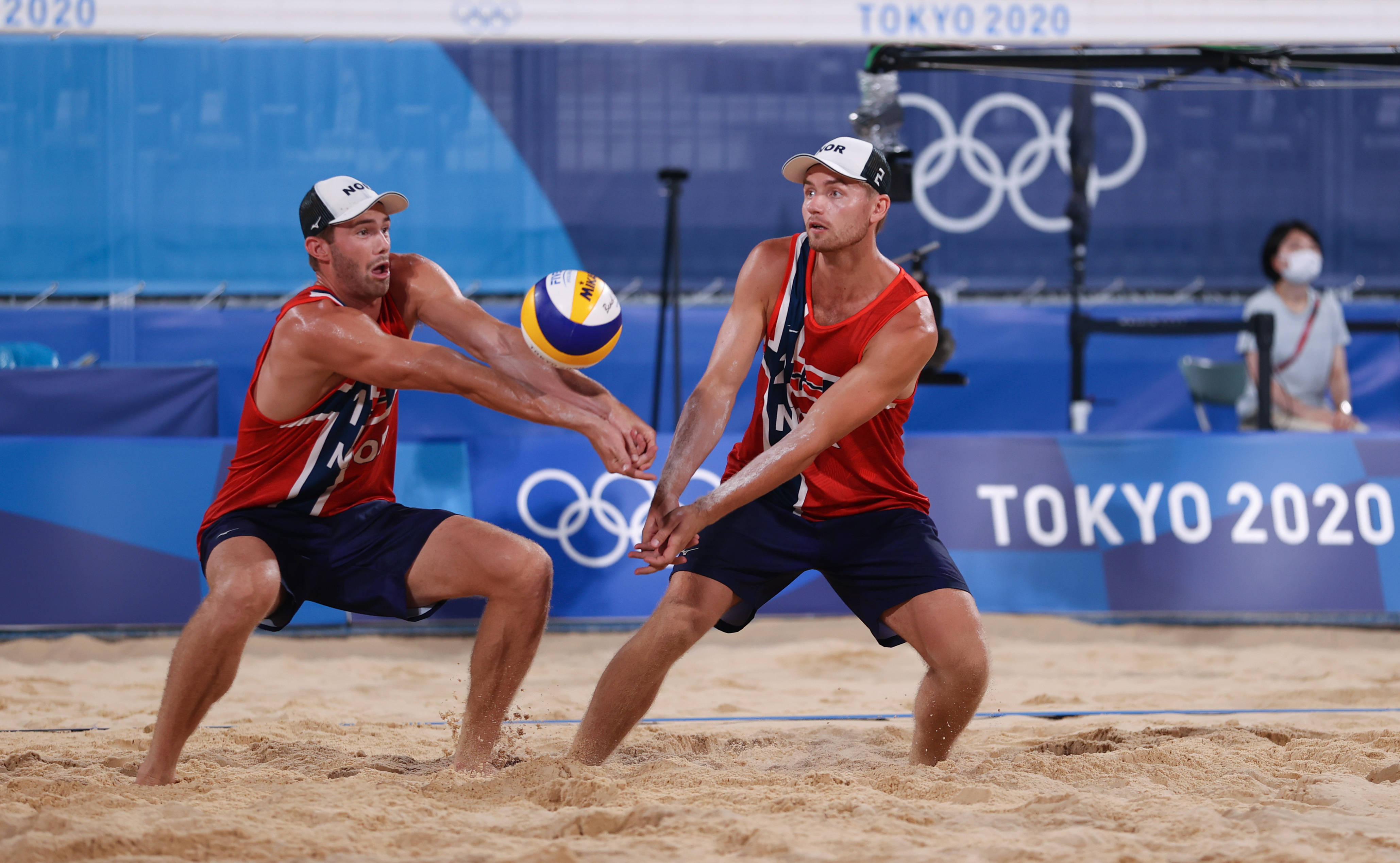 沙滩排球——男子半决赛:挪威晋级决赛