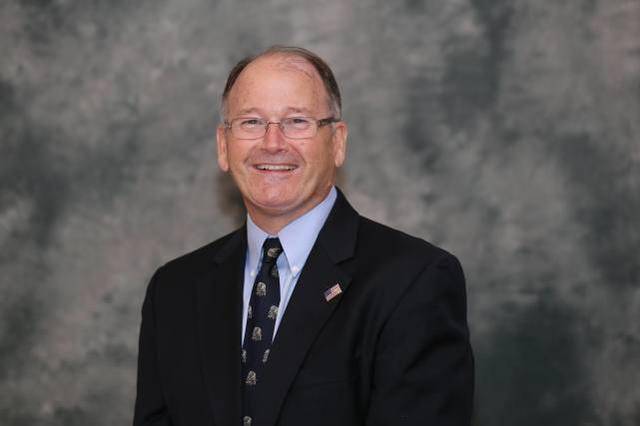 美国佛州共和党高官散布阴谋论,声称新冠疫苗是"兽印""伪神"