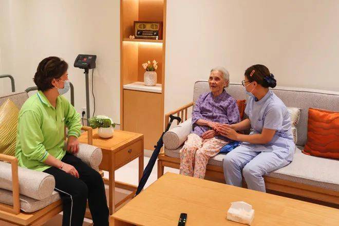 探索老有颐养新路径盐田区首家社区养老服务中心让老人找到家的感觉