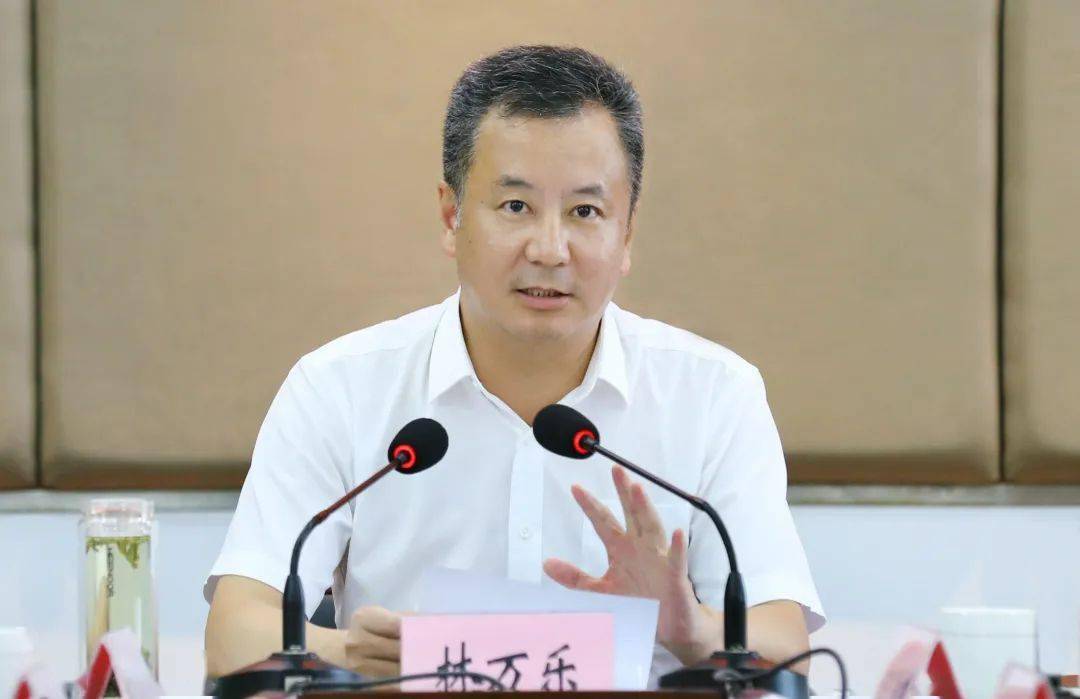 林万乐主持召开月度工作情况通报会抢抓机遇奋力开启高质量发展共同