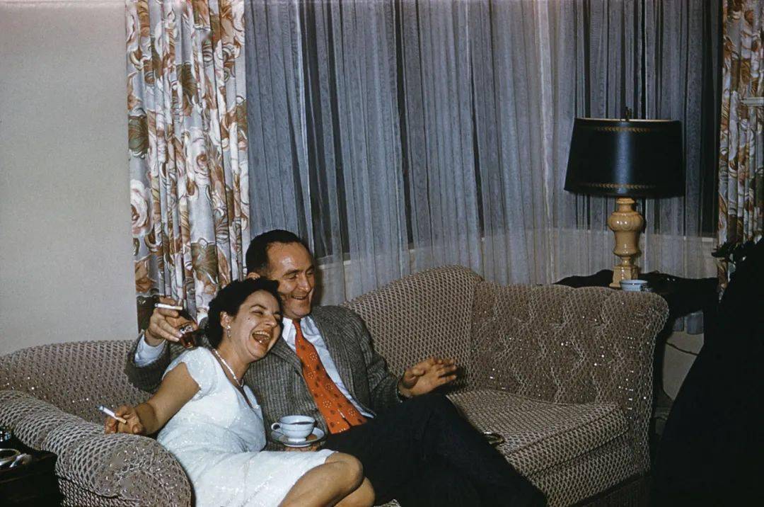 周末图集他们的人生都在巴黎街头的照片里