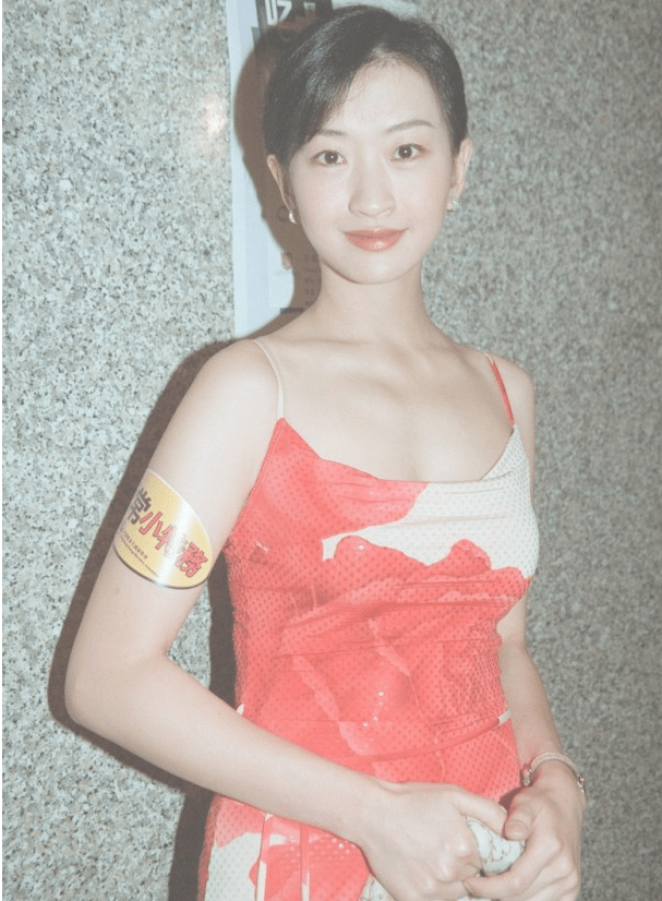 男方父母曾嫌她年龄大_梁佩瑚