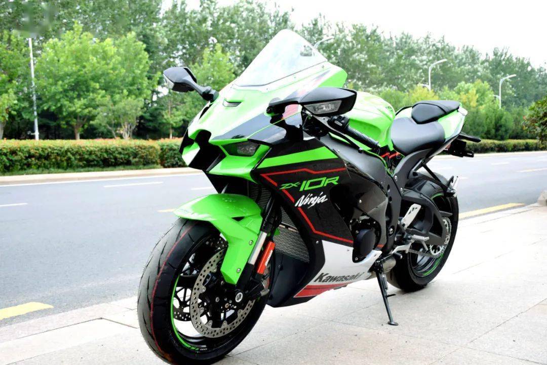 新车到店川崎zx10r