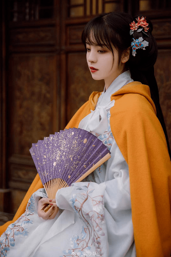 00后女孩穿汉服还原四大名著美人,人民网点名称赞!网友:真是一眼万年