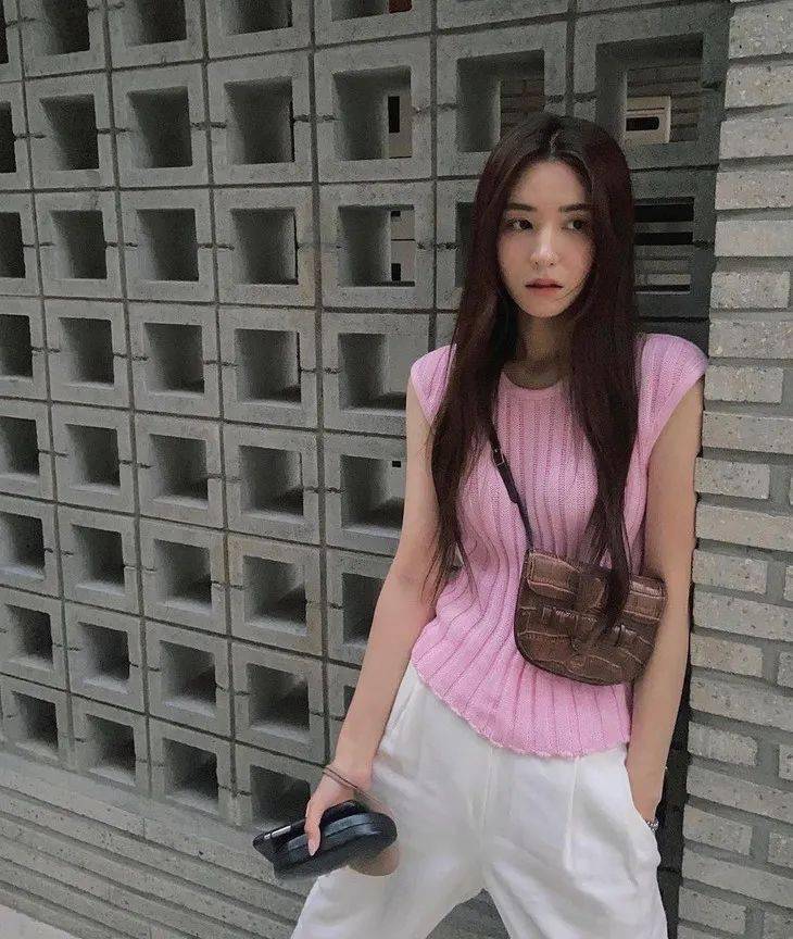 品牌|下周穿什么 | 刘雯的背心，我穿也能这么好看？
