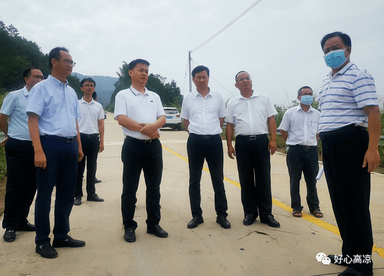 邓向明调研县道633线升级改造及环境污染防治工作