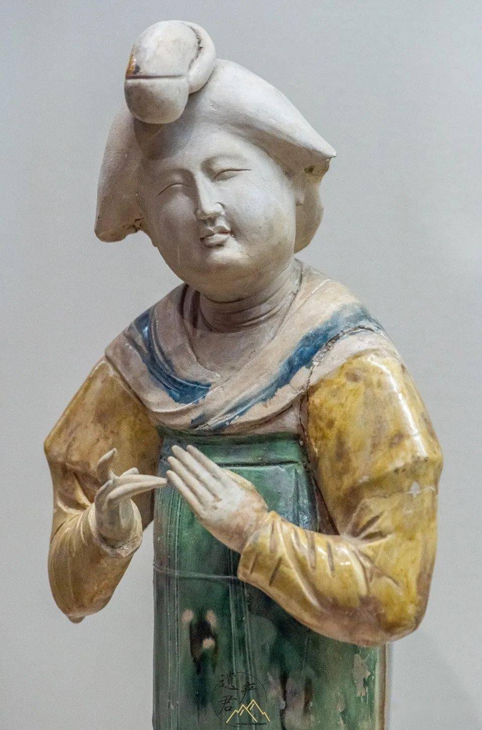 爱好者|「披帛」怎么围才好看？来看百变「披巾」的异域联动