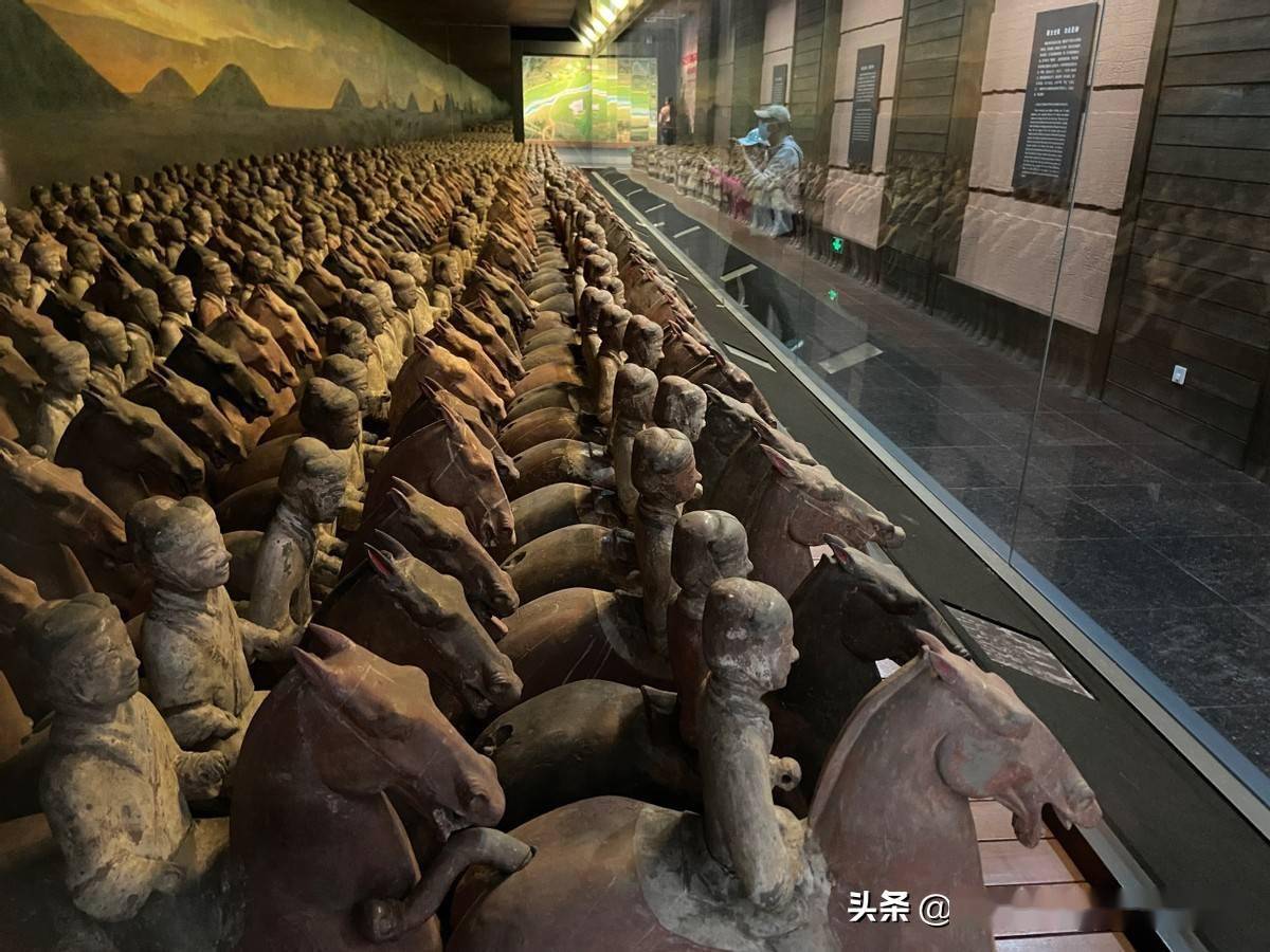 咸阳博物院:周勃和周亚夫,谁更可能是三千彩绘兵马俑的主人_陶俑