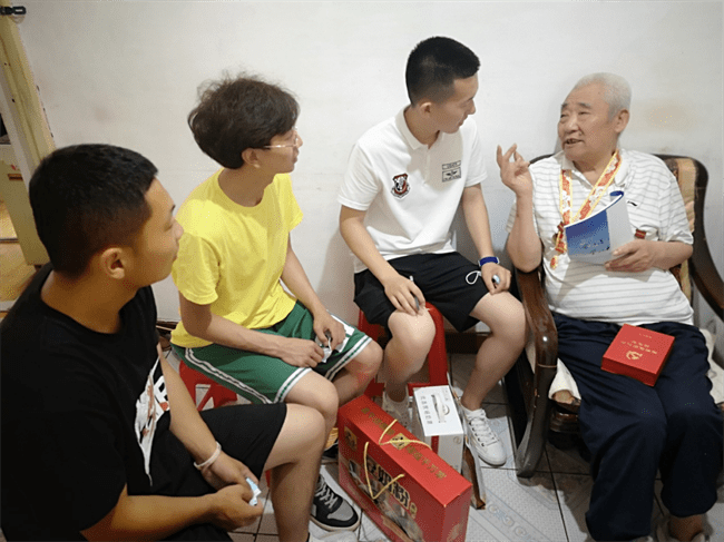 黑龙江东方学院社会实践团队寻访抗战老兵汲取奋进力量