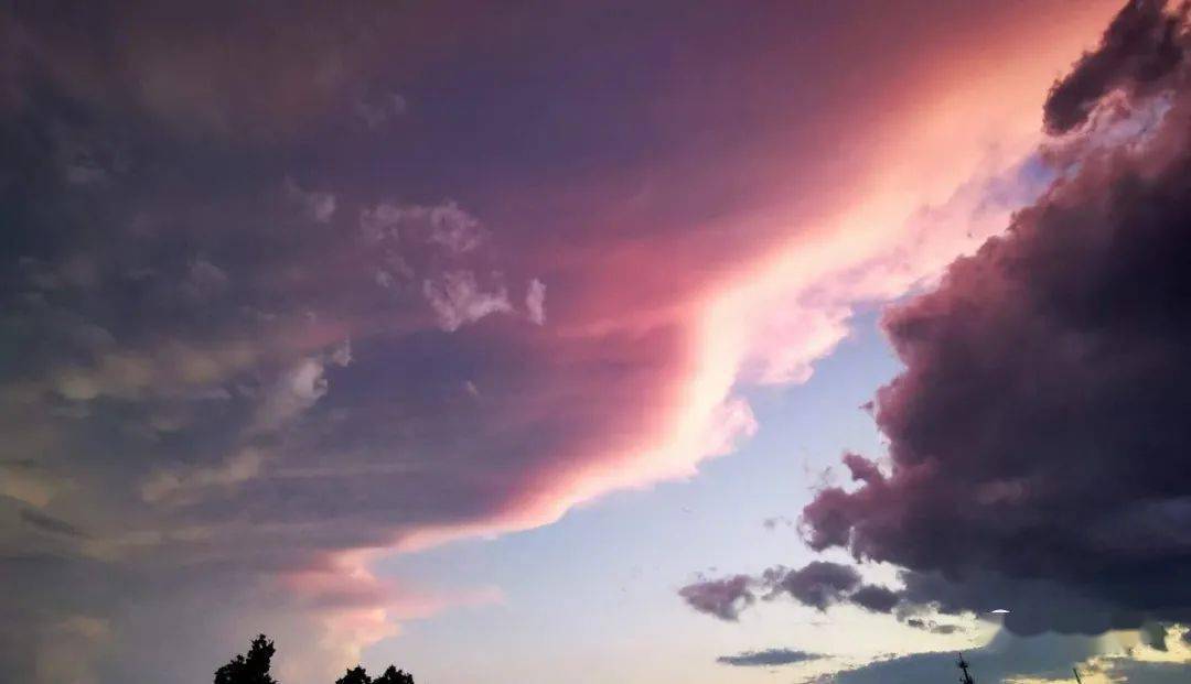 刷屏昨日昌平雨后晚霞遇上粉色乳状云太震撼