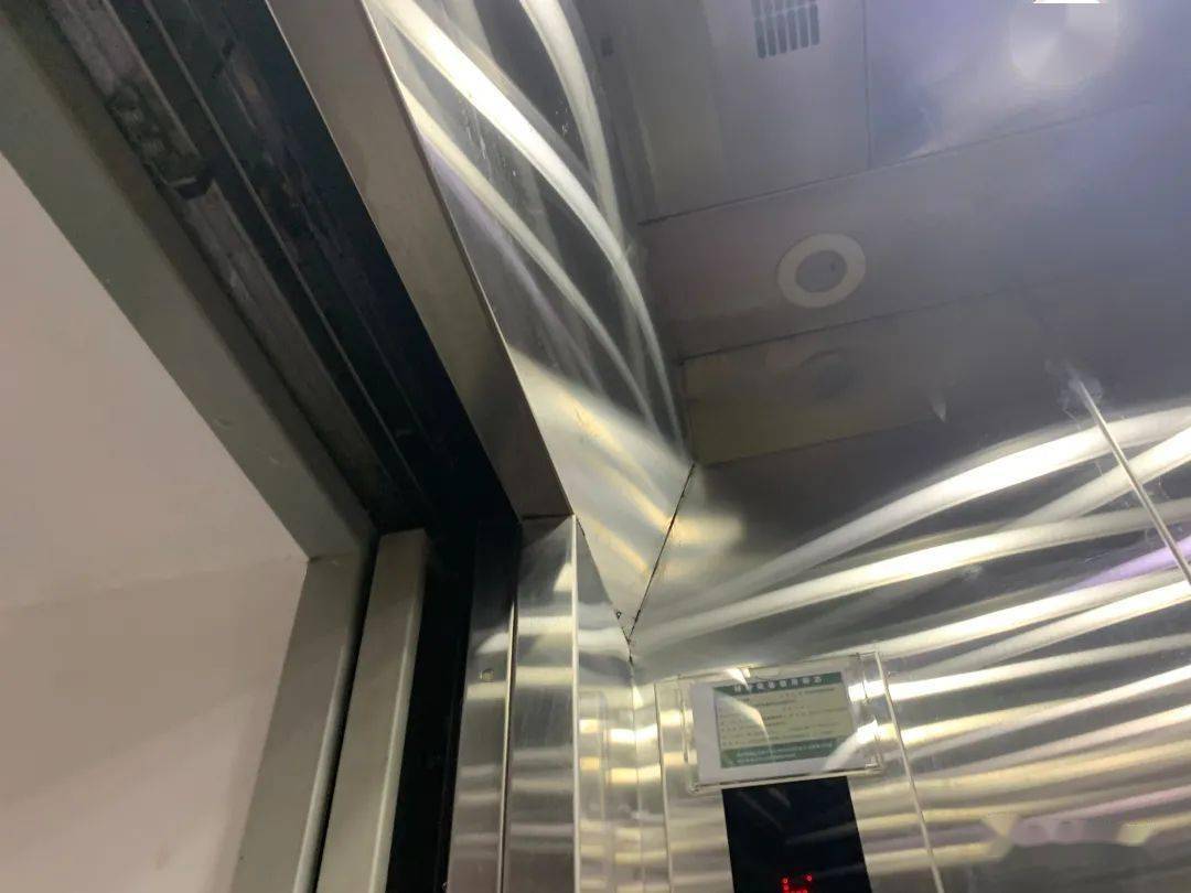 文明城区创建 | 老楼天井里量身定制专属电梯