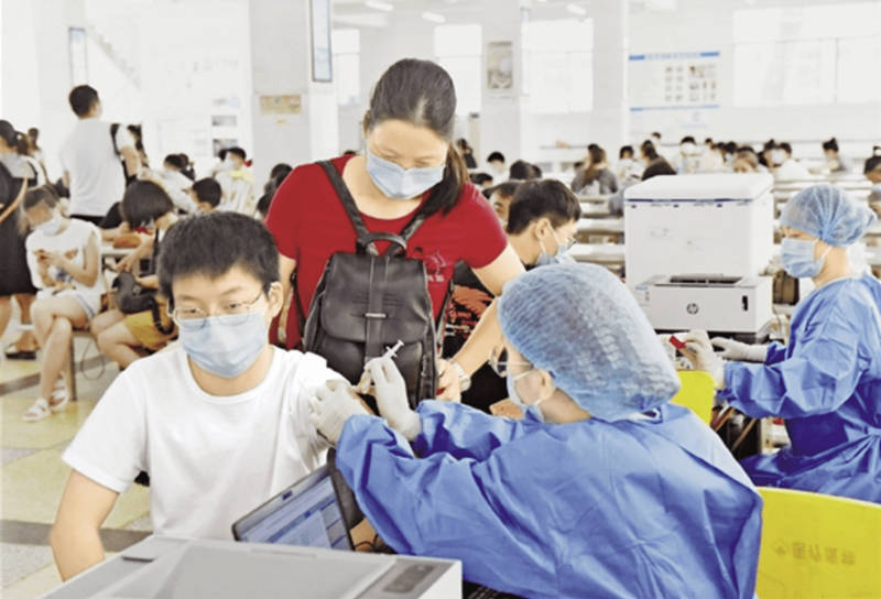 孔德宾|学生接种新冠疫苗