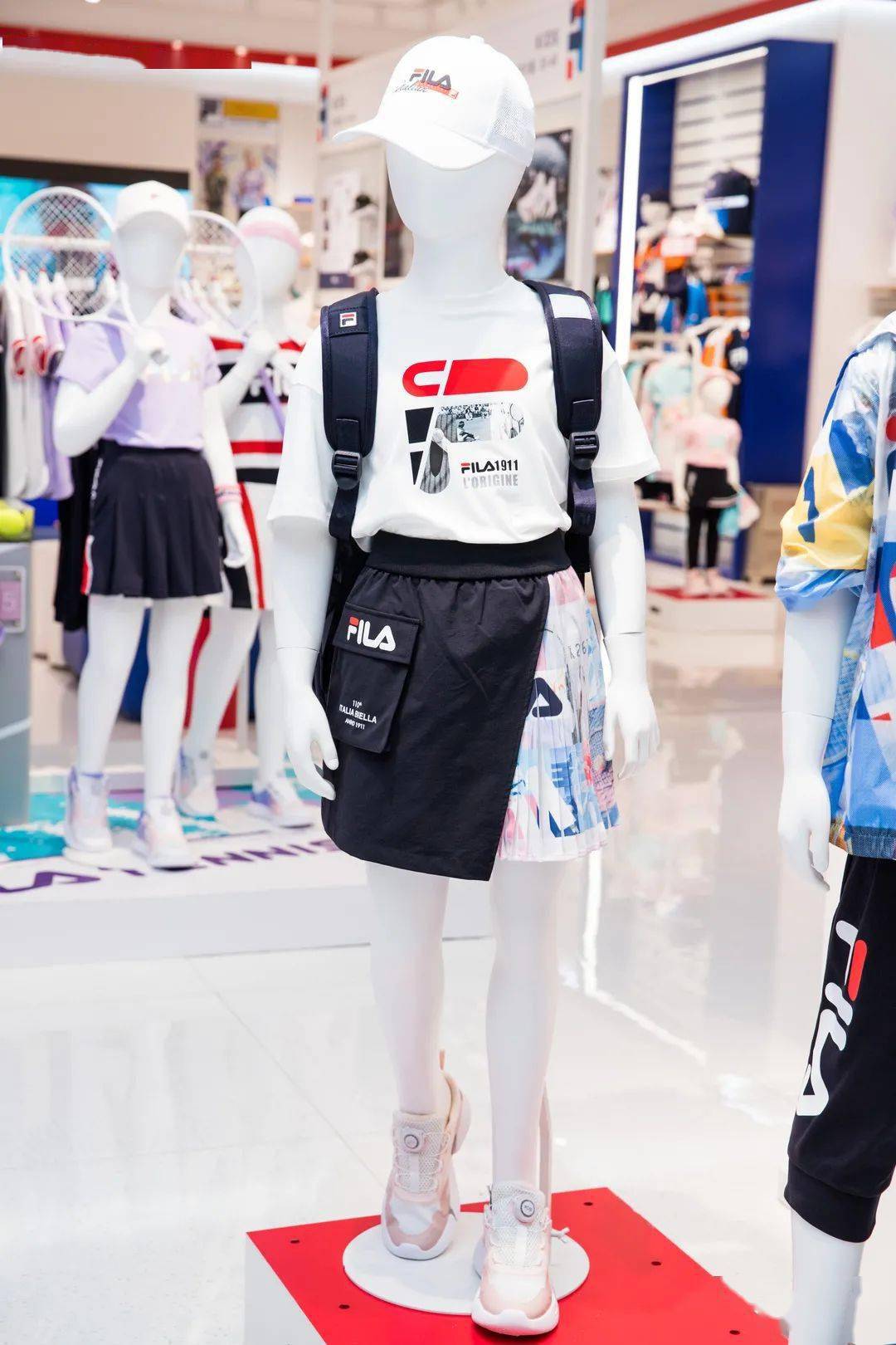 产品|成都人冲冲冲！5折雅诗兰黛，100+购女装！乐天8周年宠粉来啦！