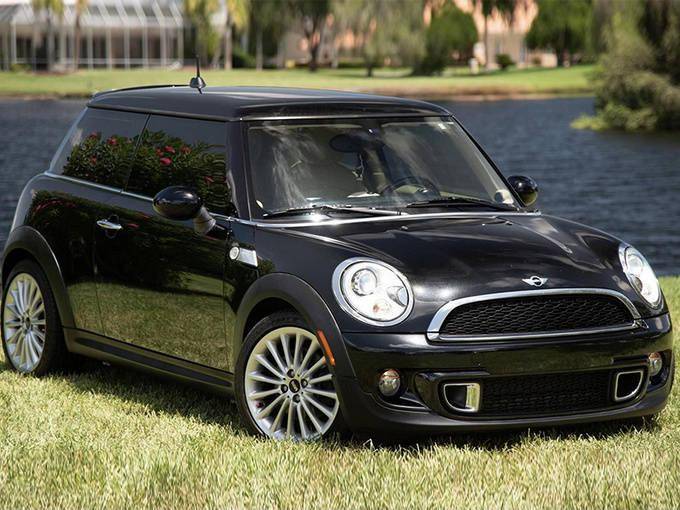 劳斯莱斯版mini开售钻石黑涂装真皮内饰