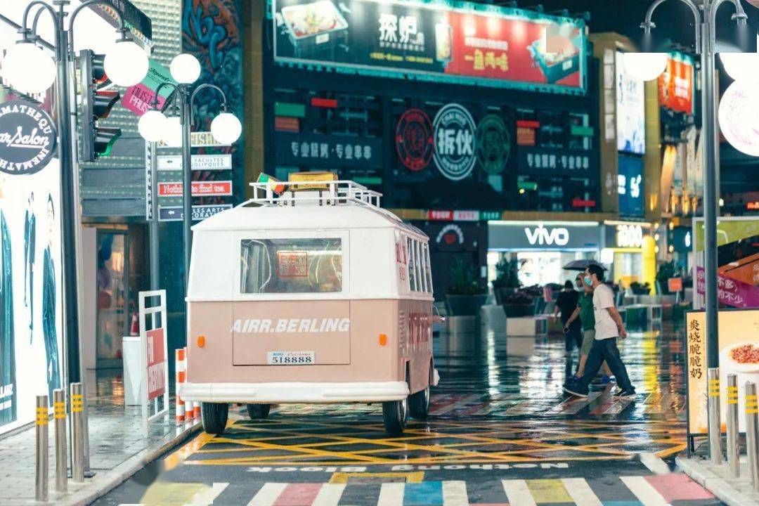 0元拍这个美式复古街区趁人少赶紧冲