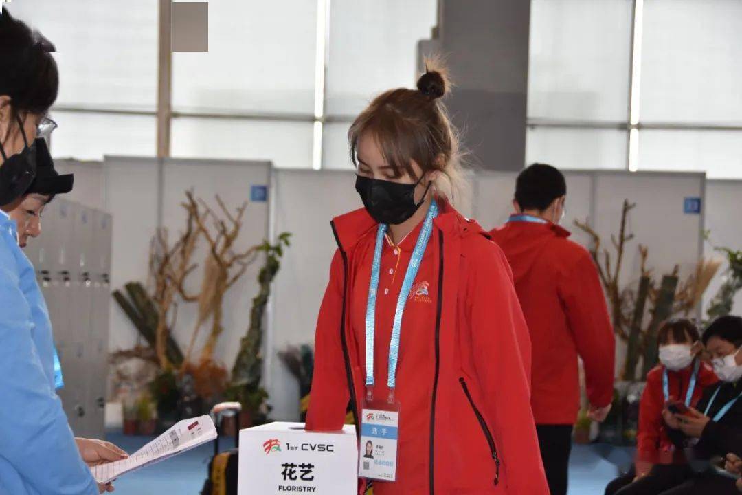 深圳95年后美女冲击世界级大赛!曾不被看好,如今逆袭_周婉怡