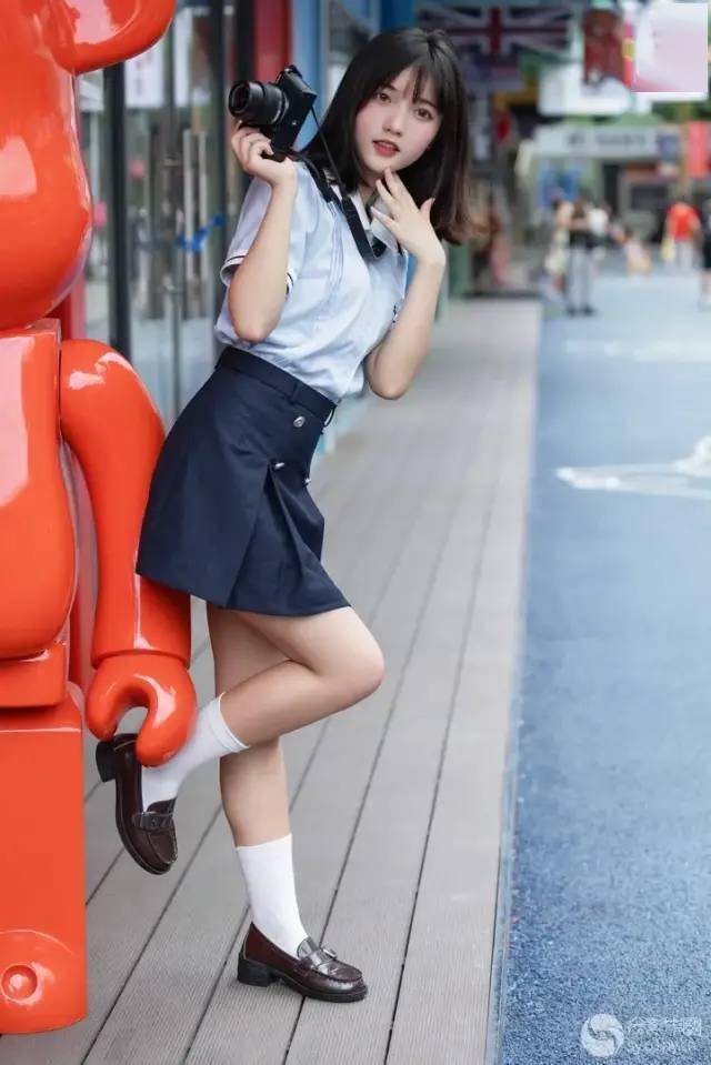 可爱活泼青春的jk女孩