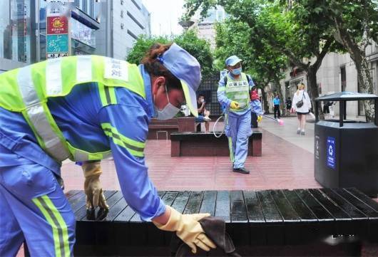 每天4次！南京路步行街消杀工作严上加严！