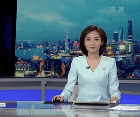 从上海台到央视等了半年才出镜周瑜央视演播室首秀跟过去差距好大