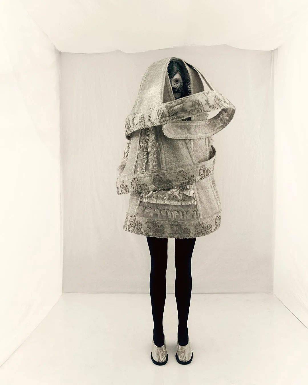 过服装设计|川久保玲：人“狠”话不多！时尚界的破坏者设计的衬衫有何不同？