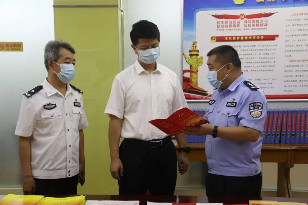 临汾市委副书记政法委书记洪洞县委书记黄巍实地调研临汾公安交警交通