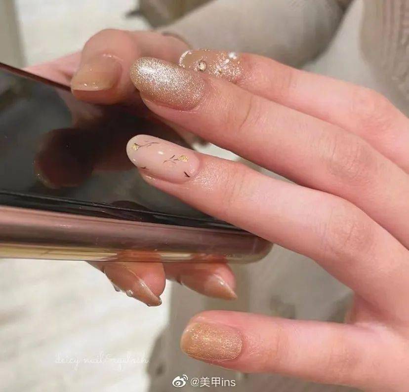zcj|100款纯欲风“渣女美甲”！好看到爆炸，超显手白！