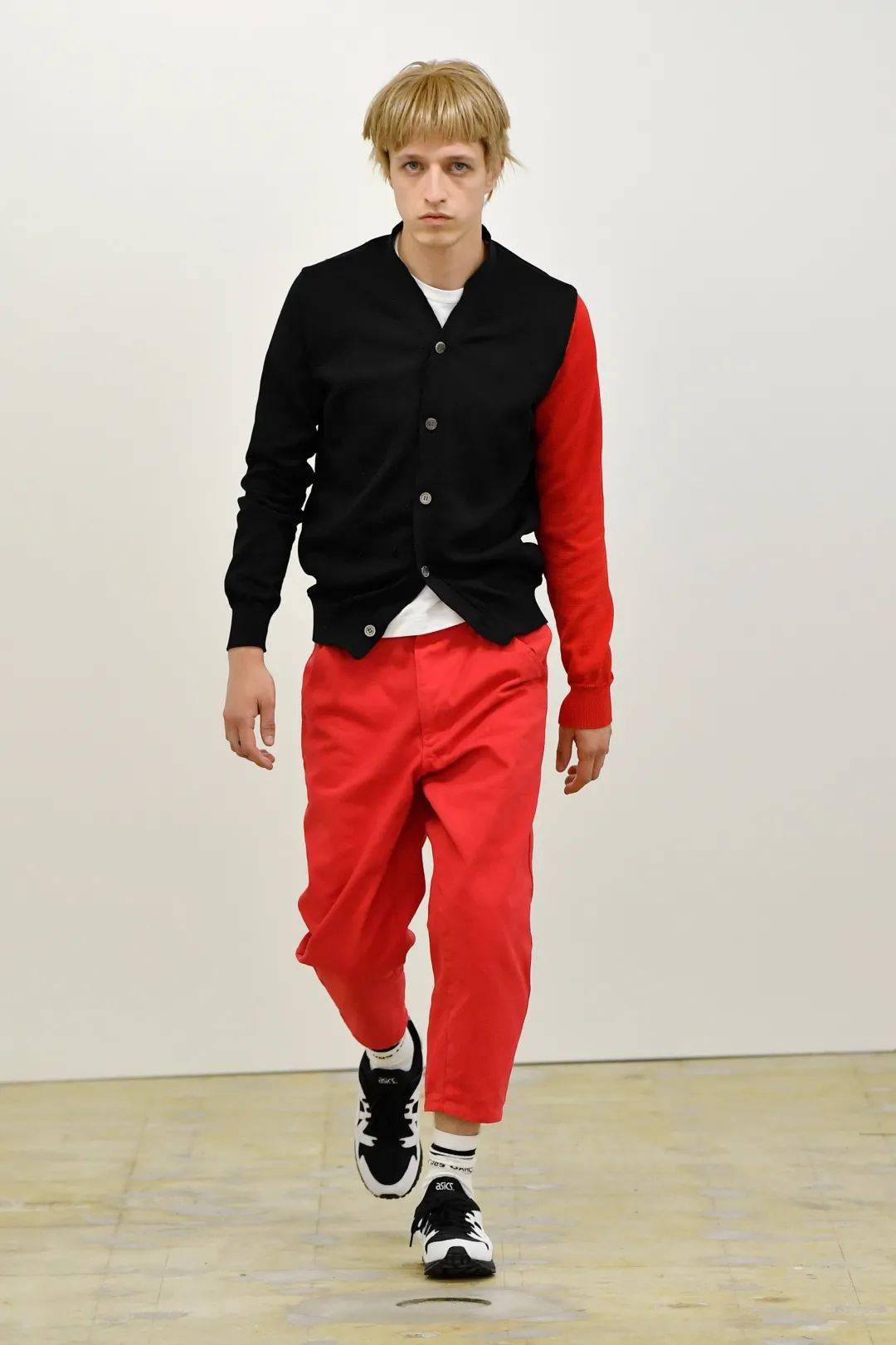 过服装设计|川久保玲：人“狠”话不多！时尚界的破坏者设计的衬衫有何不同？