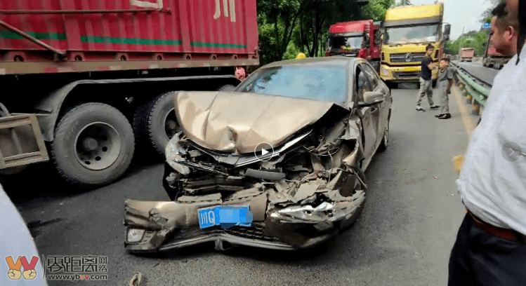 据网友爆料:今天(8月15日)下午3点左右,在宜宾珙县g246路段发生交通