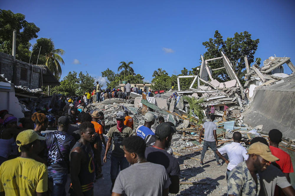 早安 世界 海地地震死亡人数升至304人 全国进入紧急状态 时间