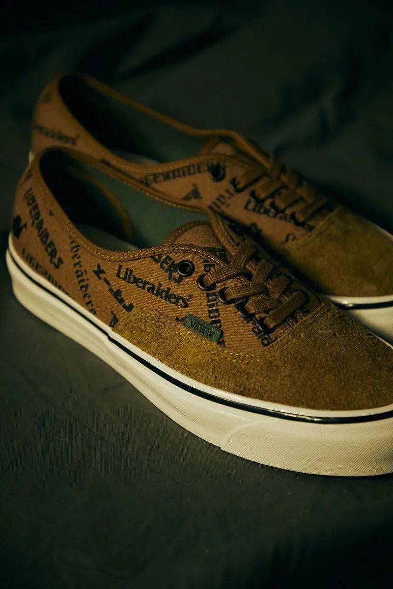 品牌|上次 6000 元的 Vans 联名又来了！本月新鞋一个比一个难抢！有双今天就登记！