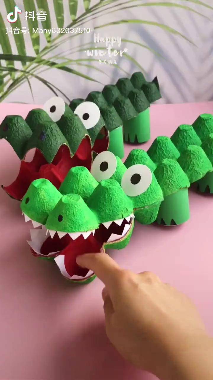 蛋托鳄鱼来了哎呀差点被咬废物利用手工diy蛋托手工亲子手工