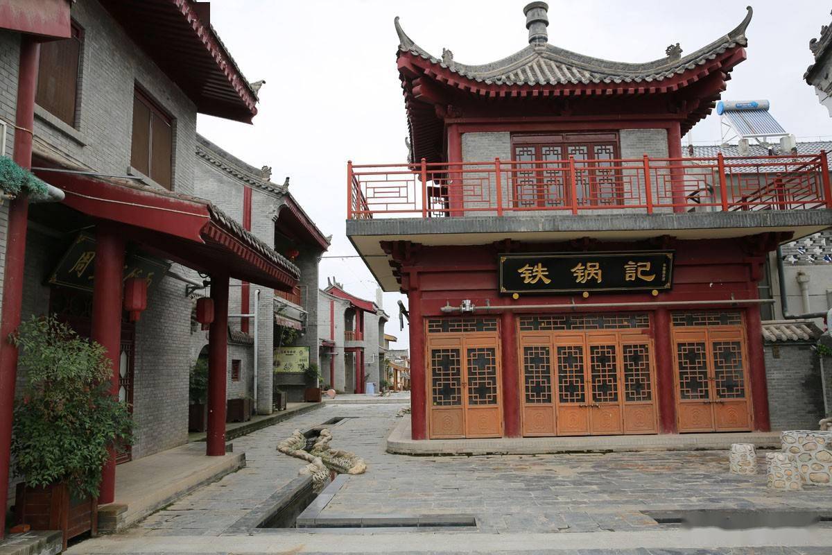 秦岭翠华山下新建的小镇:老房子换别墅,几个村一千多户集中居住