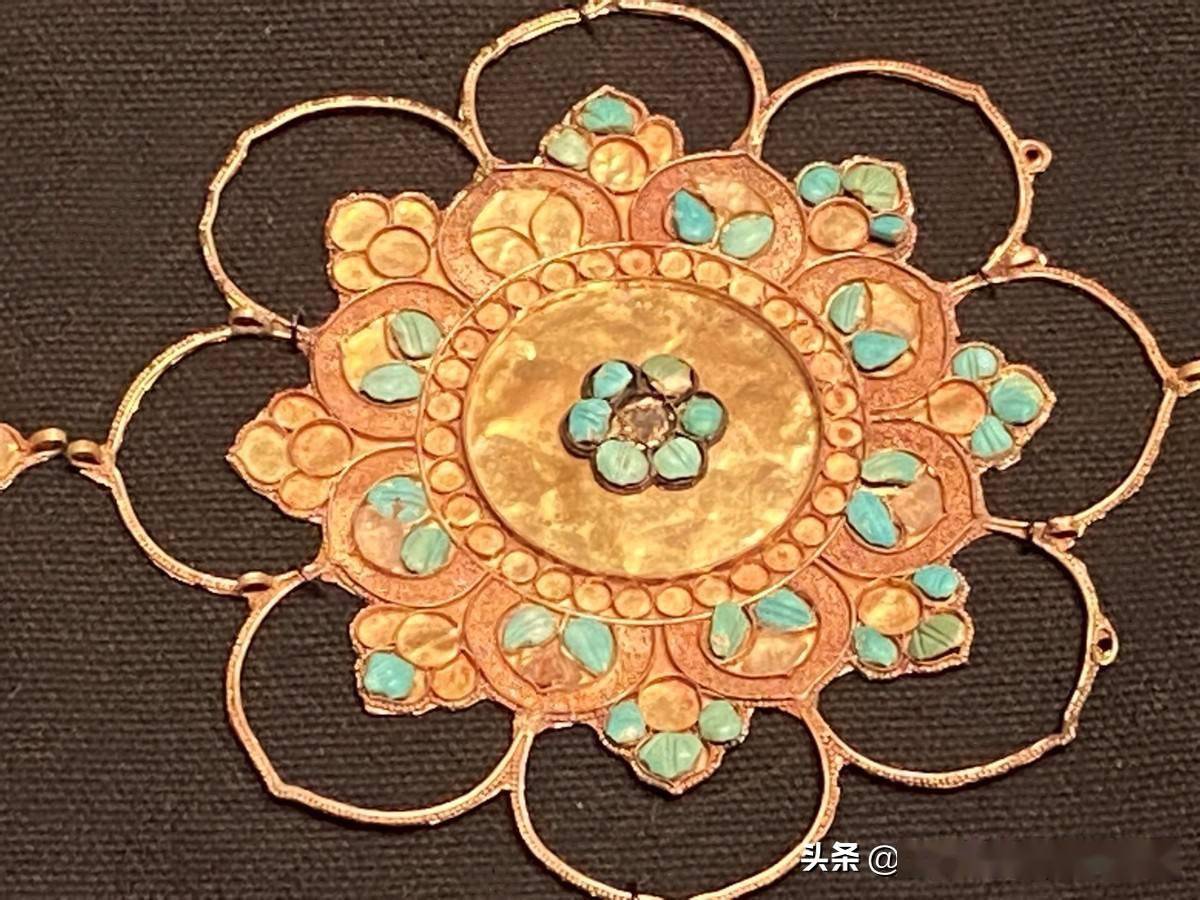 首博:论金银工艺,最服唐朝,唐李倕服装配饰让人开眼了_唐代