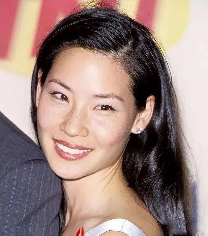 西方人|复古黑发美人，秋冬强势回归