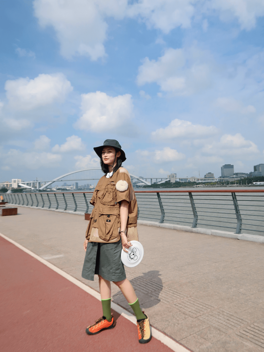 什么|6位时尚达人诠释,女生如何快速上手玩转 Urban Outdoor 风格