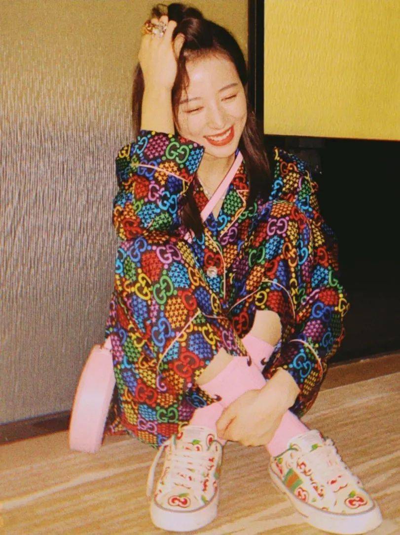 伊丽莎白·泰勒|乔晶晶于途的高甜戏，全被它抢镜了！