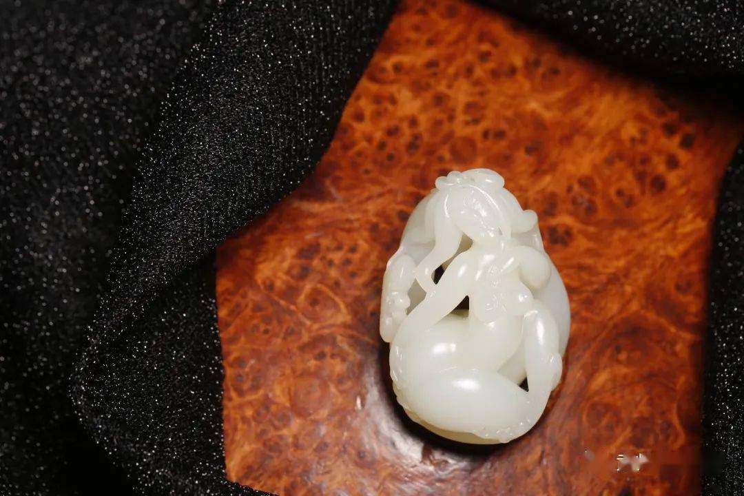 窈窕淑女,婀娜多姿,风情万种丨藏玉臻品_玉雕