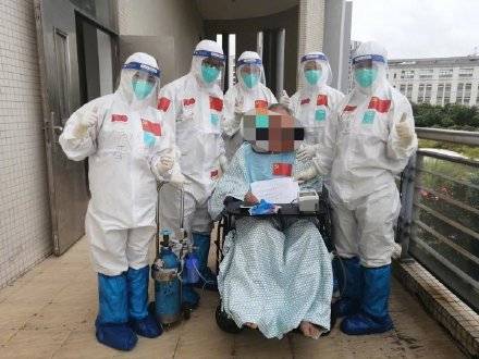 医护|5医护花2小时带八旬新冠患者晒太阳：“那一刻，明显看到了他眼里的光”