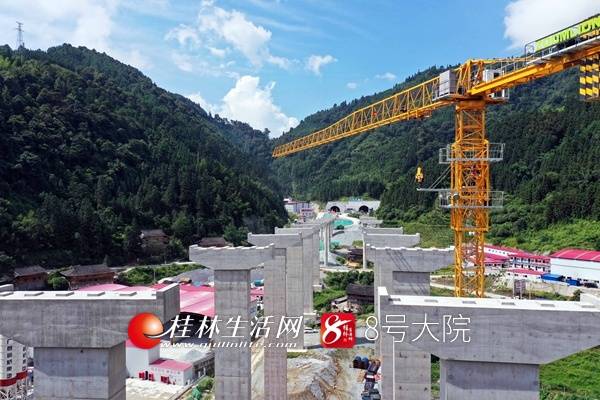 协调各方力量,稳步推进项目施工建设,全力做好高速公路建设服务工作
