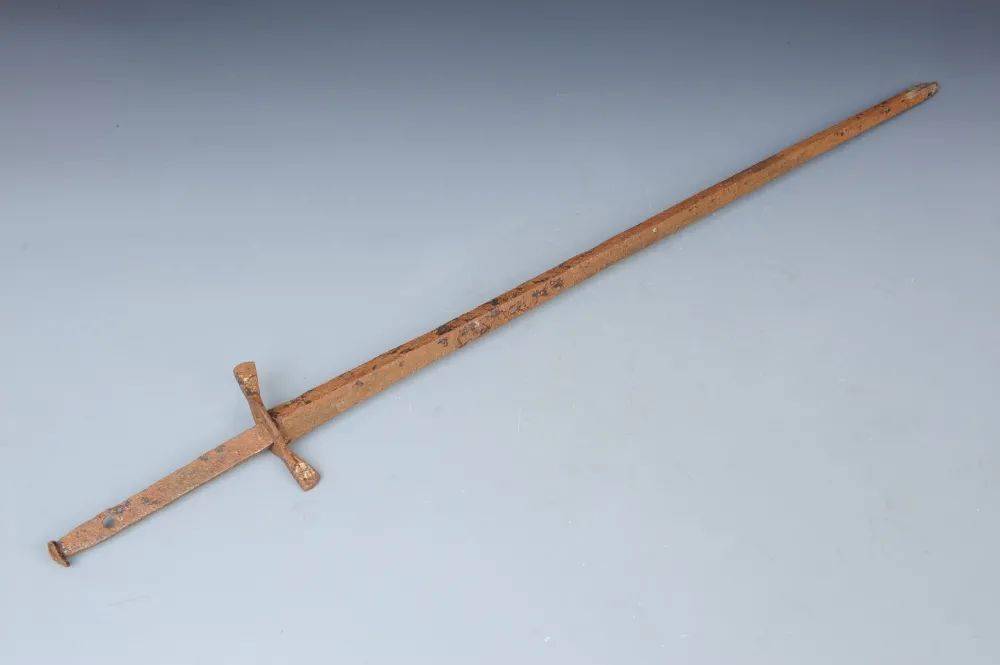 "传历史记忆 展黑土风采"之龙博珍藏篇 铁锏_古代兵器