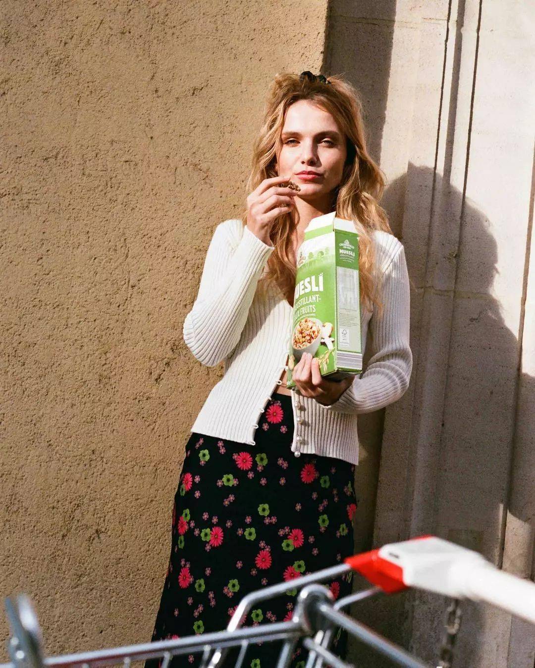 蓝色|初秋换季穿“ 奶奶衫 ”呀，太好穿了！