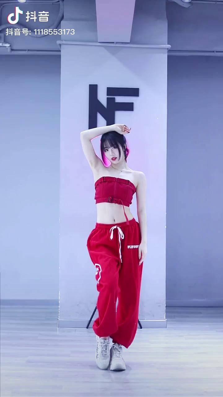 新一轮扭胯舞来啦这个简单快学起来零基础学舞蹈摆胯