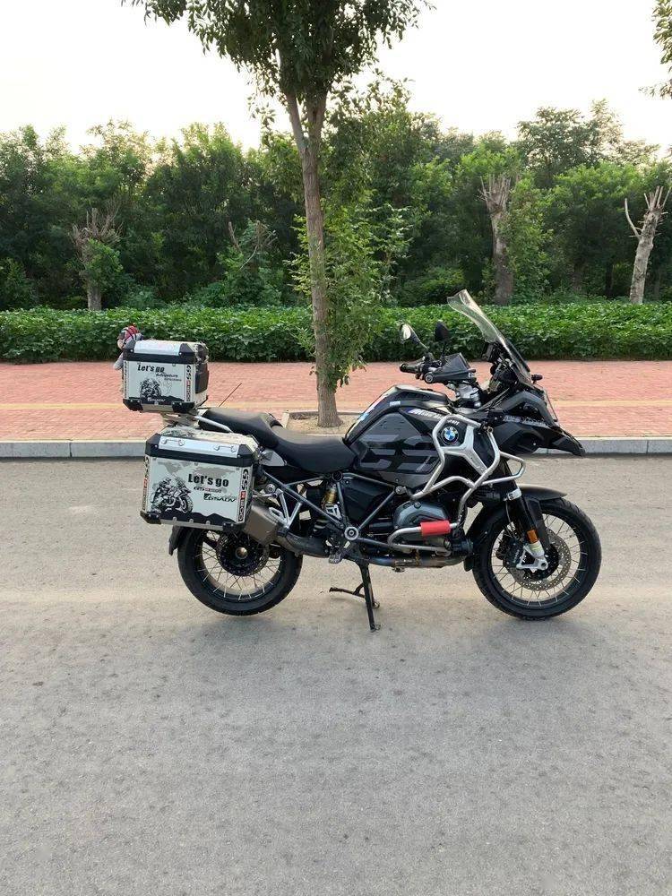 转让2018年宝马三黑版1200adv