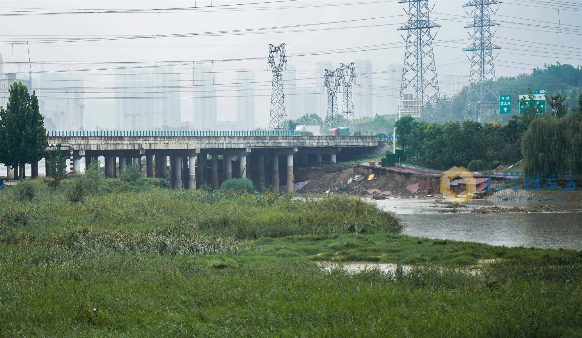 图集 | 大雨仍将持续,直击郑州惠济区贾鲁河附近路段