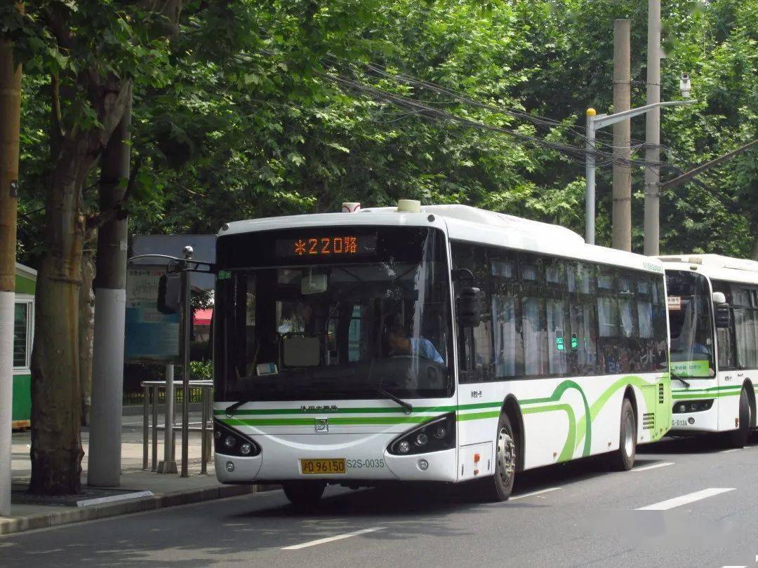 sk6962p型公共汽车,松花江路(aizome 摄)103路sk6105kp型汽车(魏家钧