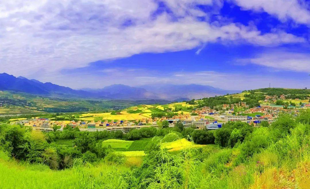 大河家《黄河一隅》作者:马文清拍摄地点:积石山县城《建设美丽家园》